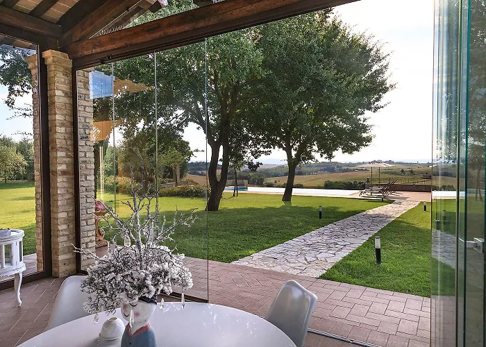 Ad My * Κορτόνα